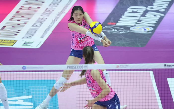 网友爆料朱婷下赛季或回国，未来成教练！尊重她的一切决定|庄宇珊|中国女排|吴梦洁|张蓉芳|金软景_新浪体育_新浪新闻