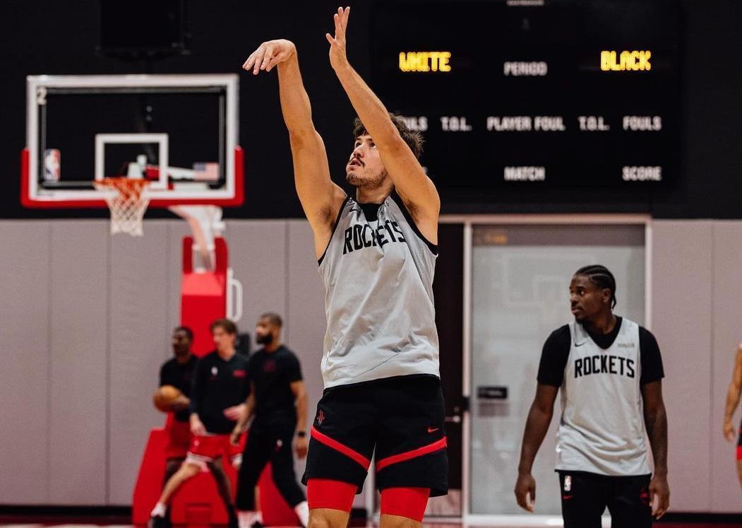 更强壮+更能防！恭喜火箭队，21岁射手摊牌，休赛期苦练见效了